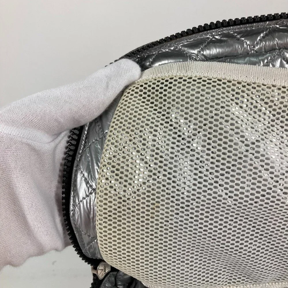 CHANEL White Shoulder Bag - Picture 9 of 16